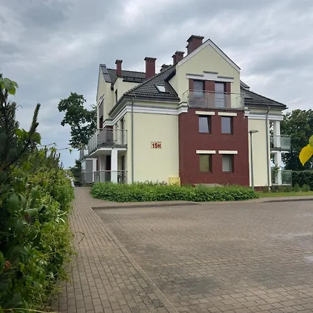 Costa Nad Brzegiem Jeziora - *